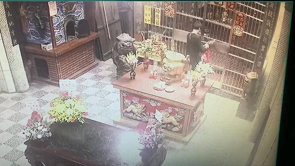 男子缺錢花用找土地公 翹門「借」5000元香油錢