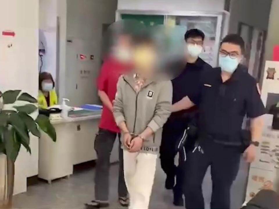 2嫌藉雙方糾紛動手毆打 趁隙搶走1男皮包分贓