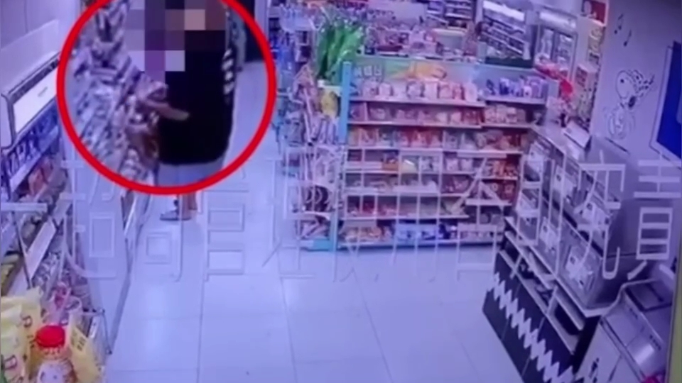 偷超商水果進廁所大啖 男被抓包沒錢結帳