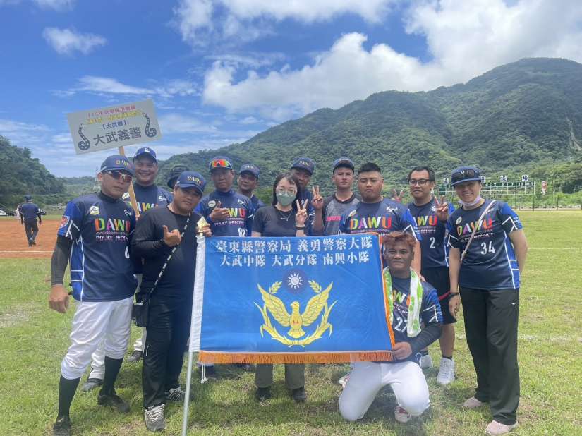 大武警結合113年議員盃壘球賽活動 反詐騙及交安宣導宣導