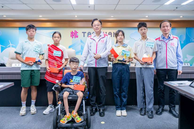 桃園市長張善政表揚榮獲「總統教育獎」得主同學 肯定為生命增添光彩