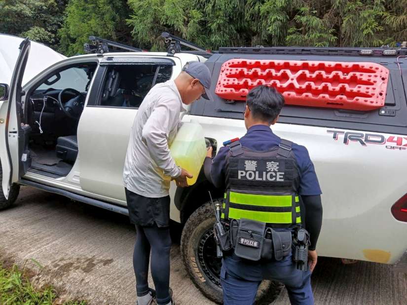 男子山區駕車熄火  車輛受困蓬萊林道  波麗士提油助脫困